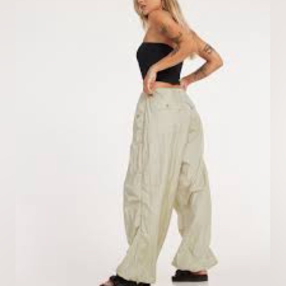 Motel Rocks Pants - Motel Rocks, Light Golld,Shimmer Parachute Pants, Excellent Condition, Size XS